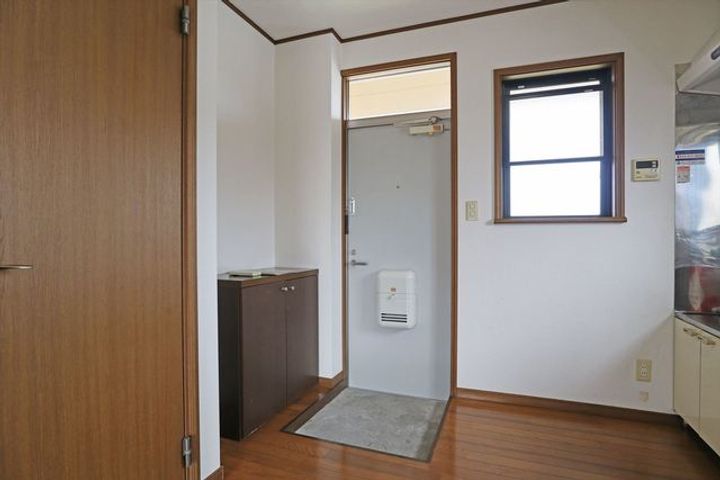 メゾンホープの玄関