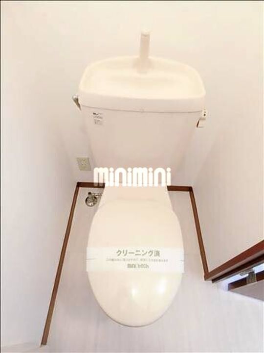 アドニス・杉山の内装