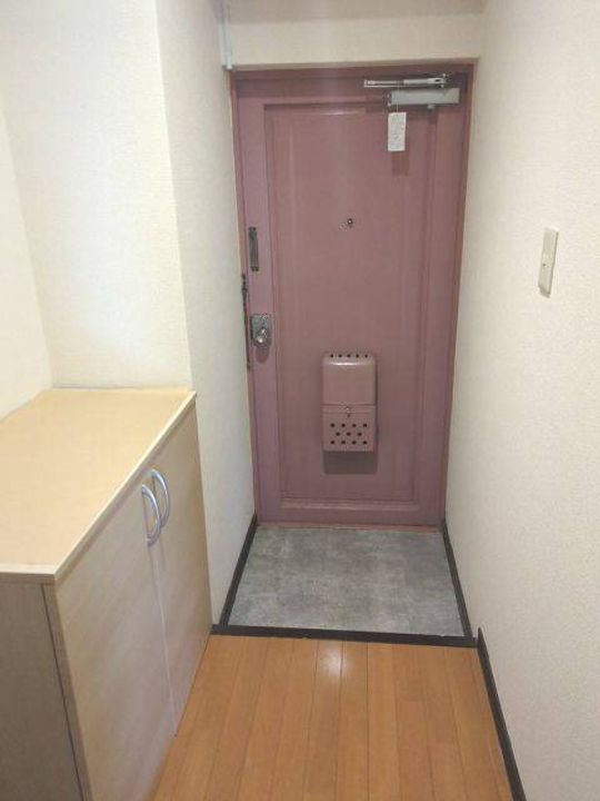 セントラルマンションの玄関