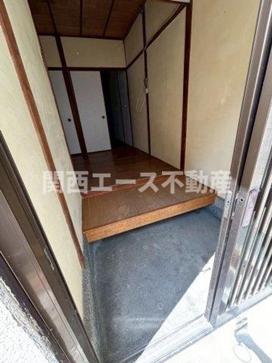 大阪府四條畷市南野4(一戸建)の賃貸物件の玄関