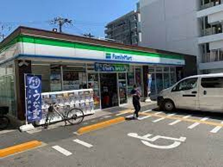 ジャストジャパンウエストの周辺