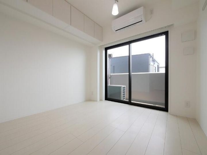 ブライズ高砂の居間