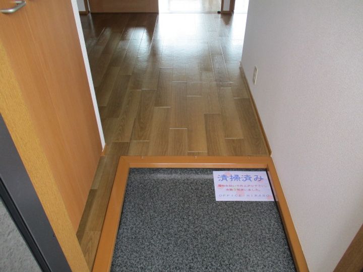 静岡県浜松市中央区新橋町(アパート)の賃貸物件の玄関