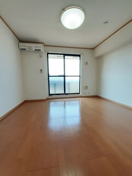 大阪府岸和田市南上町2(アパート)の賃貸物件の居間
