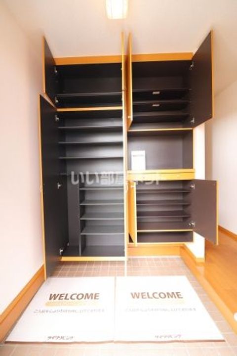 埼玉県さいたま市緑区大字三室(一戸建)の賃貸物件の玄関