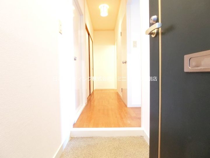 カルムハイツ千代田の玄関