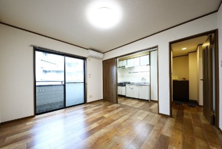 愛知県名古屋市守山区本地が丘(アパート)の賃貸物件の居間