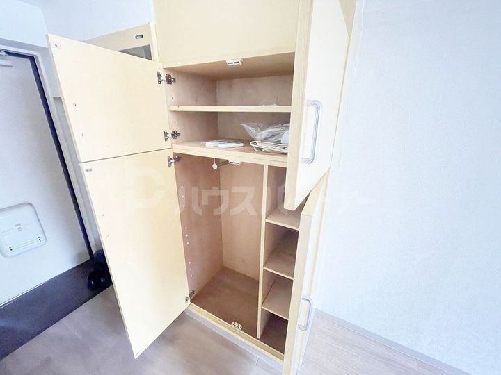 神明マンションの内装