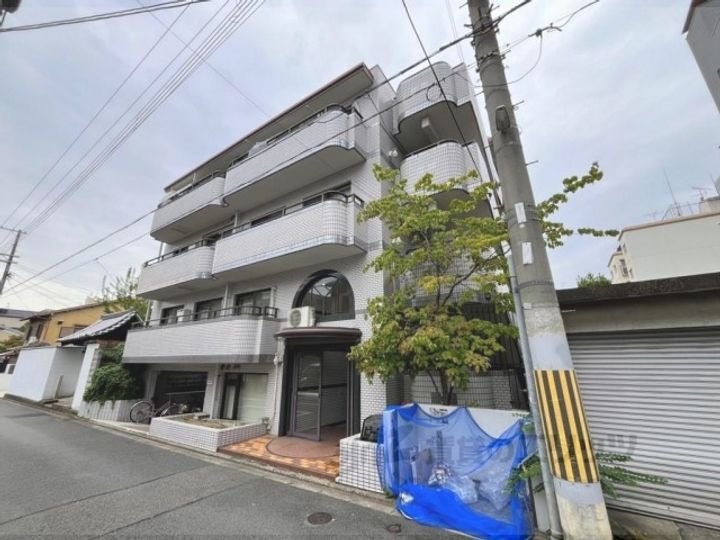 ロイヤルビーブルの外観