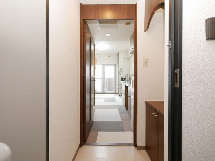 北海道札幌市中央区南四条西10(マンション)の賃貸物件の玄関