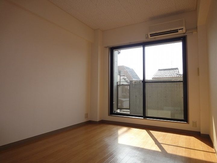 レジデンスオザックの居間