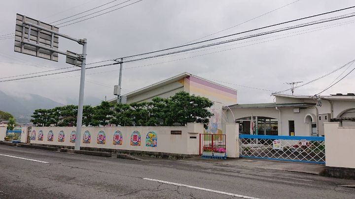 コート・ファミールの周辺