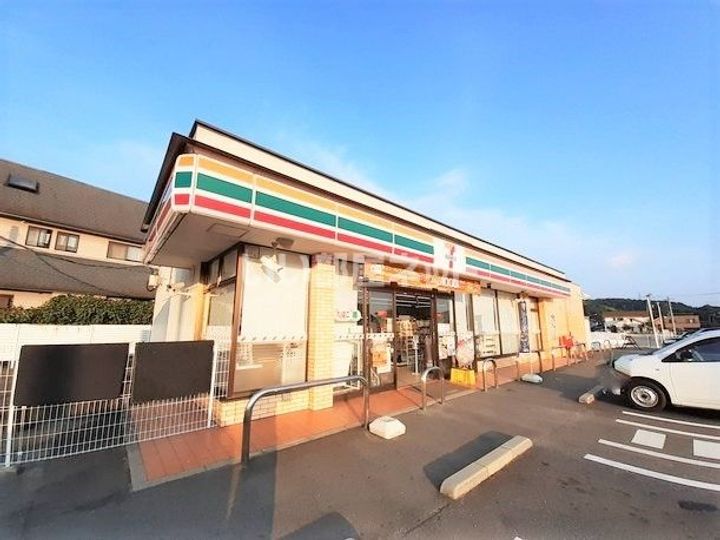 レトア・ブルームの周辺