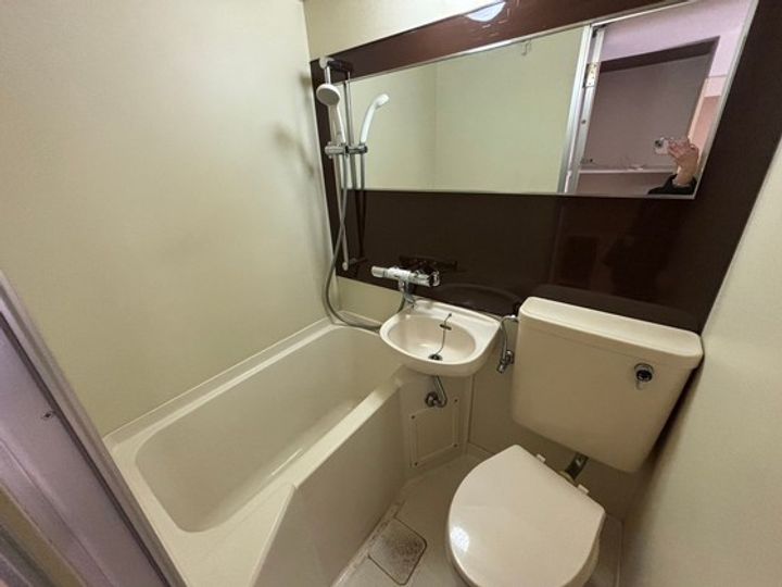 ジャルダン三筋の風呂