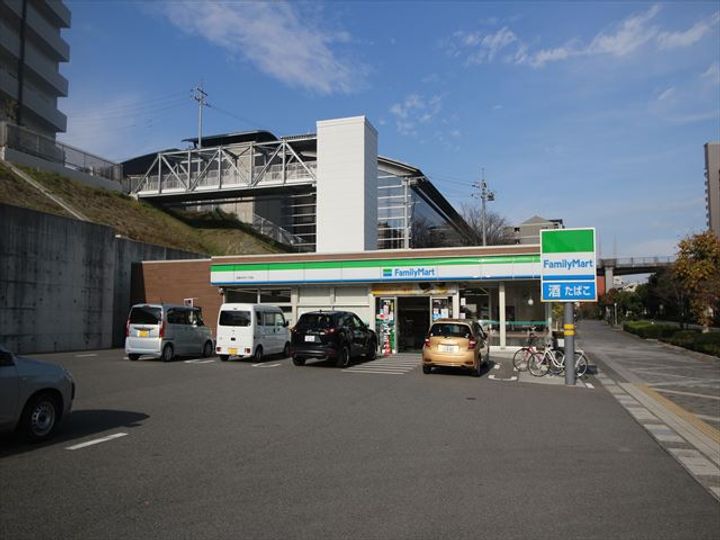 セラフィックビルの周辺