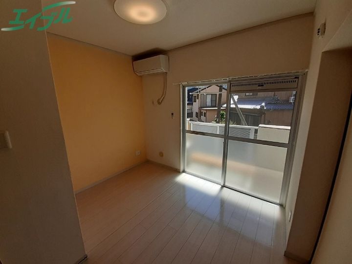 ウエストリバーマンションの内装