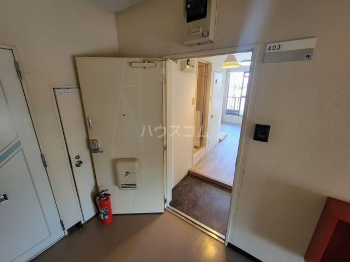 メゾン・ド・フローレンスの玄関