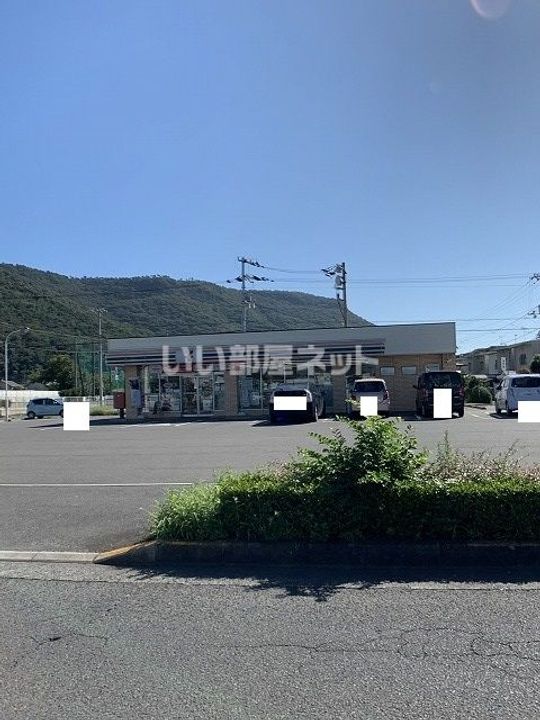 ヴィラナリー屋島3号棟の周辺