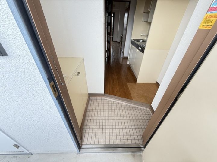 クルーズマンションの玄関