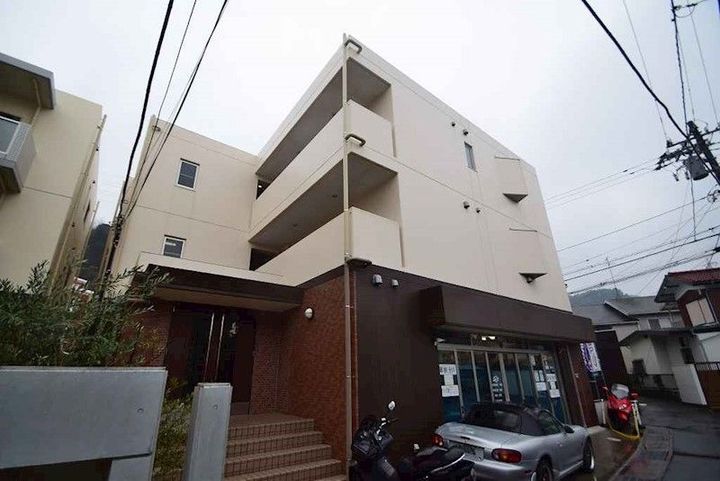 アゼリア鎌倉の外観