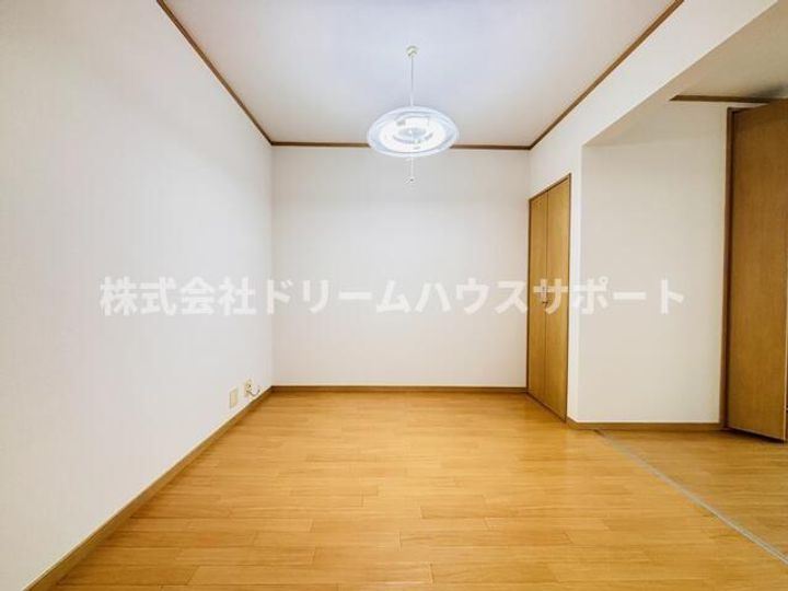 福商事ビルの内装