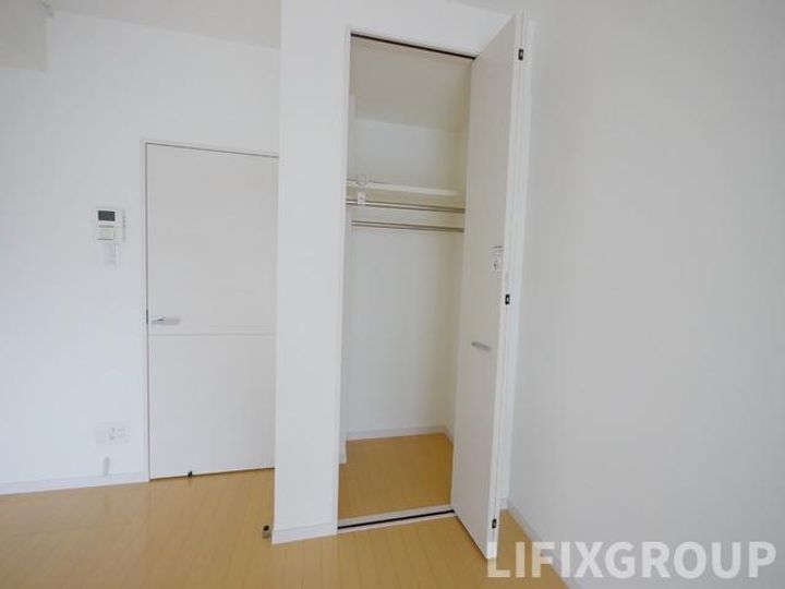 AXAS-AZEST王子の内装