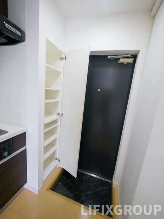 AXAS-AZEST王子の玄関