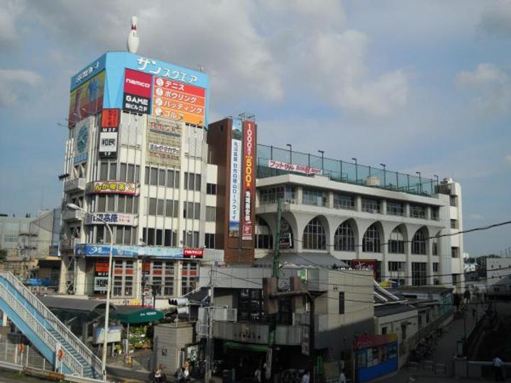 AXAS-AZEST王子の周辺