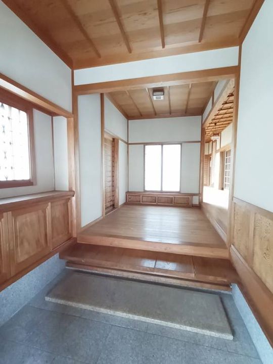 石川県金沢市有松2(一戸建)の賃貸物件の玄関