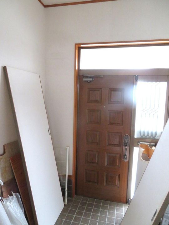 静岡県裾野市平松(一戸建)の賃貸物件の玄関