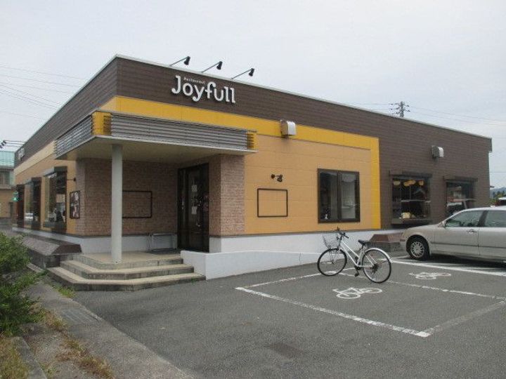 ピエス・アンソレイエ Aの周辺
