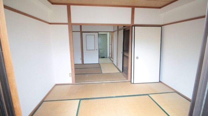 WESTヒルズ御堂の居間