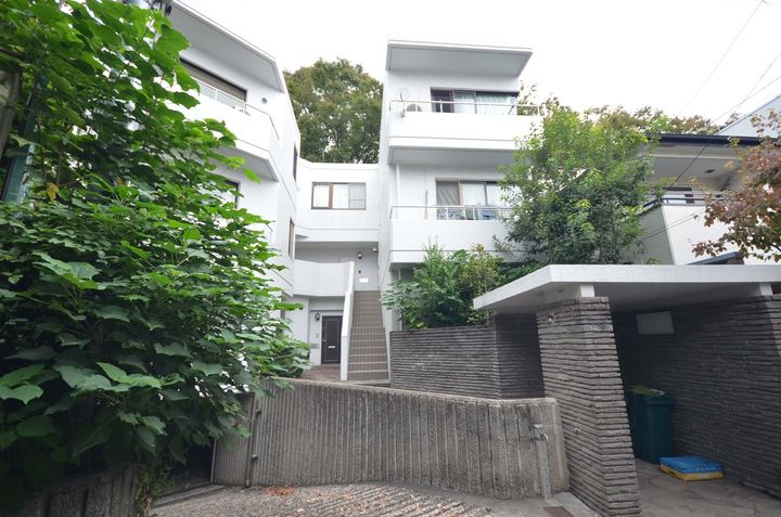 サルート白金台の外観