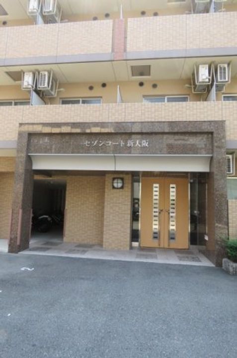 セゾンコート新大阪の地図