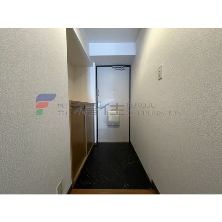 アルファウイング高宮東の玄関