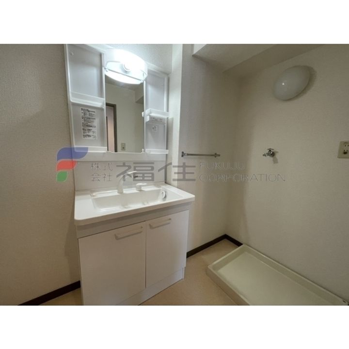 アルファウイング高宮東の内装