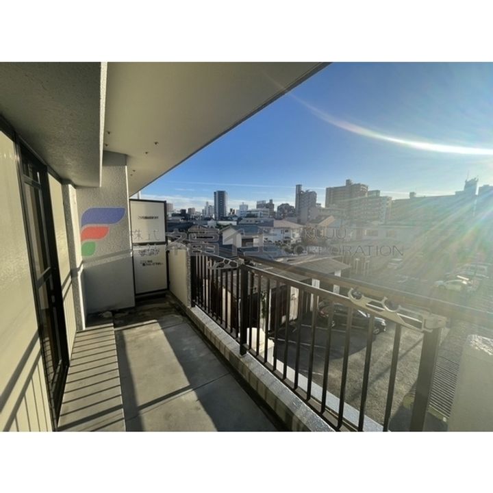 アルファウイング高宮東の内装