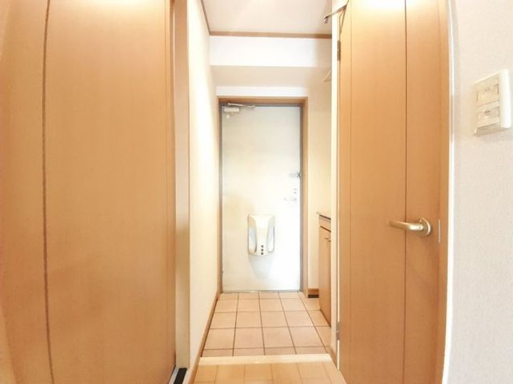 大阪府堺市堺区大浜南町2(マンション)の賃貸物件の玄関