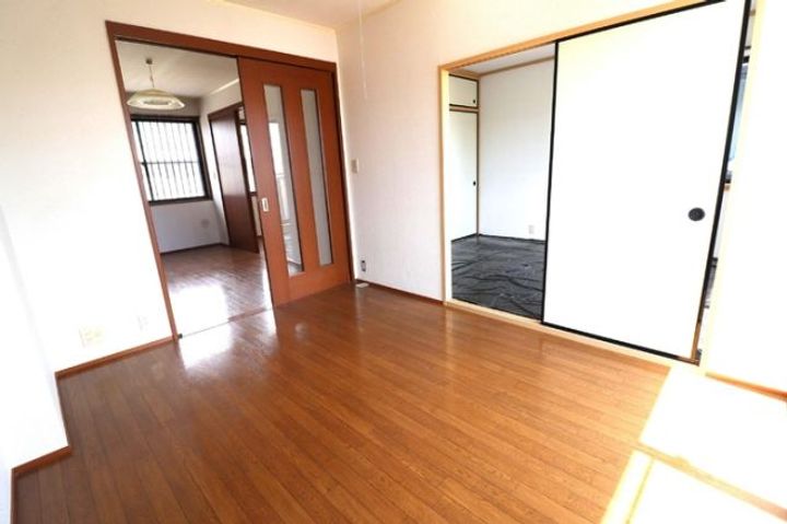 サンビレッジ本宮の居間