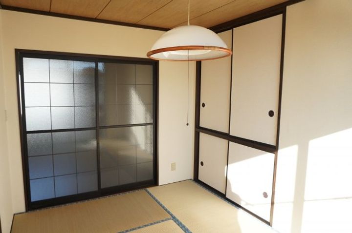 ローズハイム富士見(DE棟)の居間