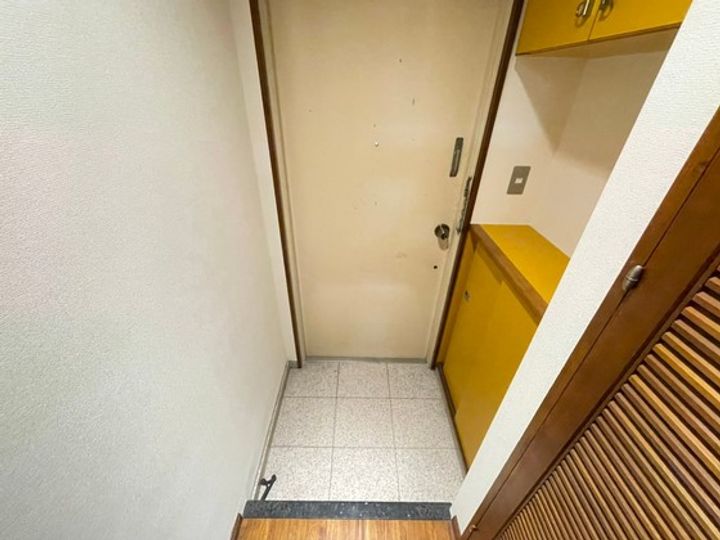 幟町熊本ビルの玄関