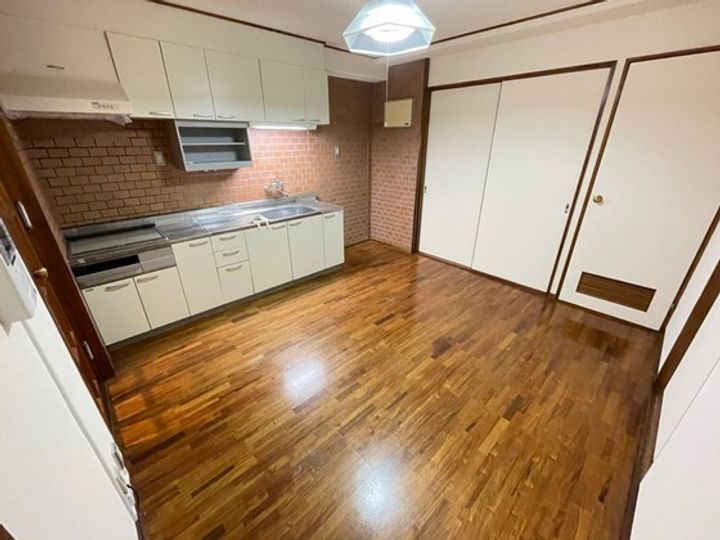 幟町熊本ビルの居間