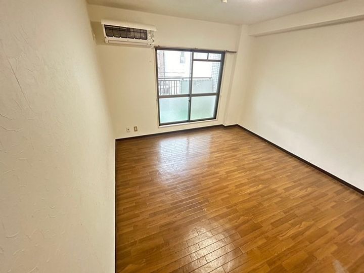 NEPHEL榎町の居間