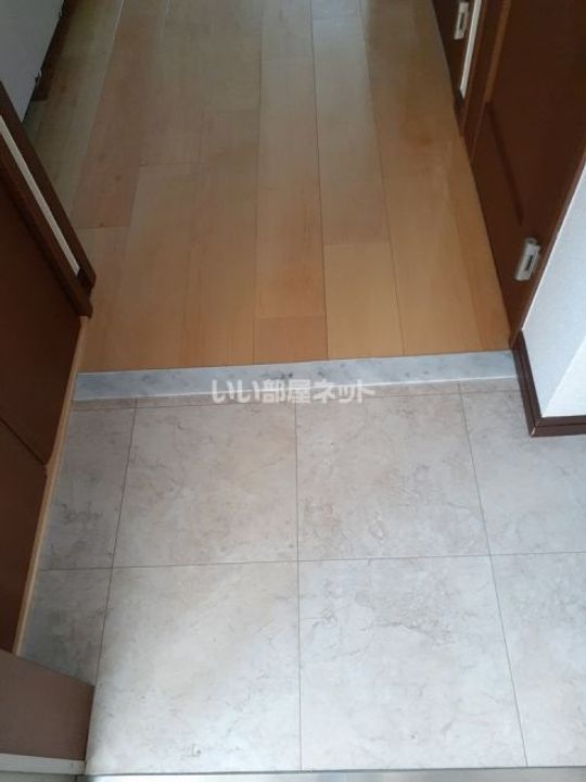 大阪府河内長野市楠町東(アパート)の賃貸物件の玄関