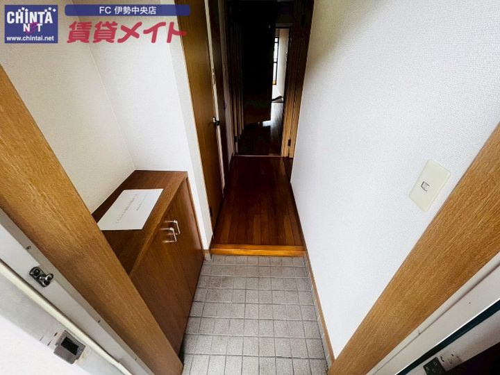 エスペランサ磯部の玄関
