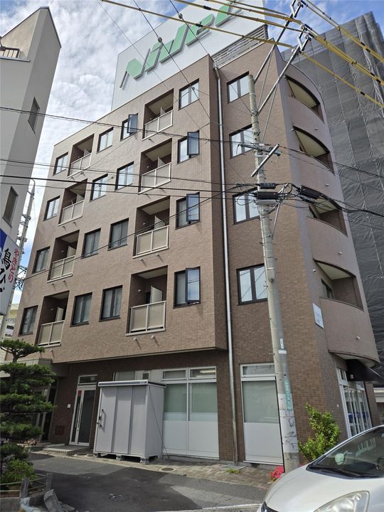 ビジネスステーション御所の外観
