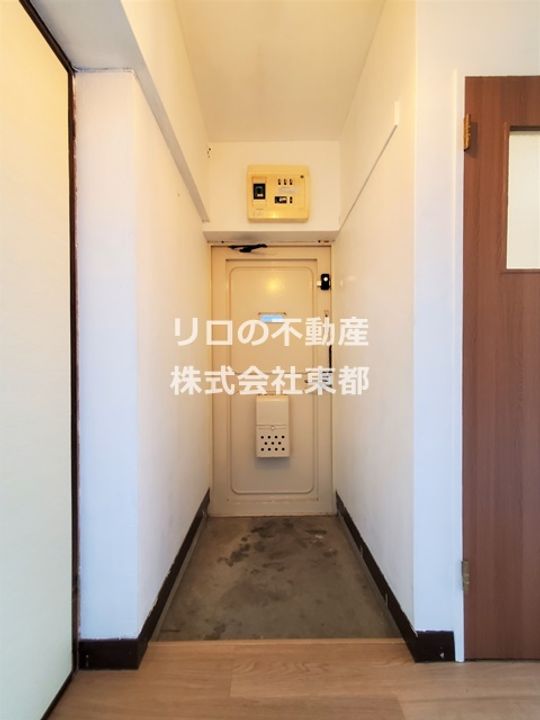 東京都世田谷区北烏山3(マンション)の賃貸物件の玄関