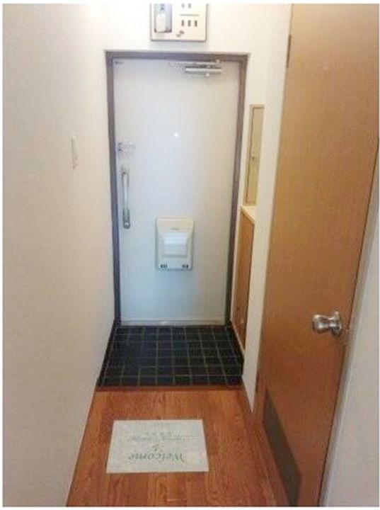 ライオンズマンション沢渡の玄関