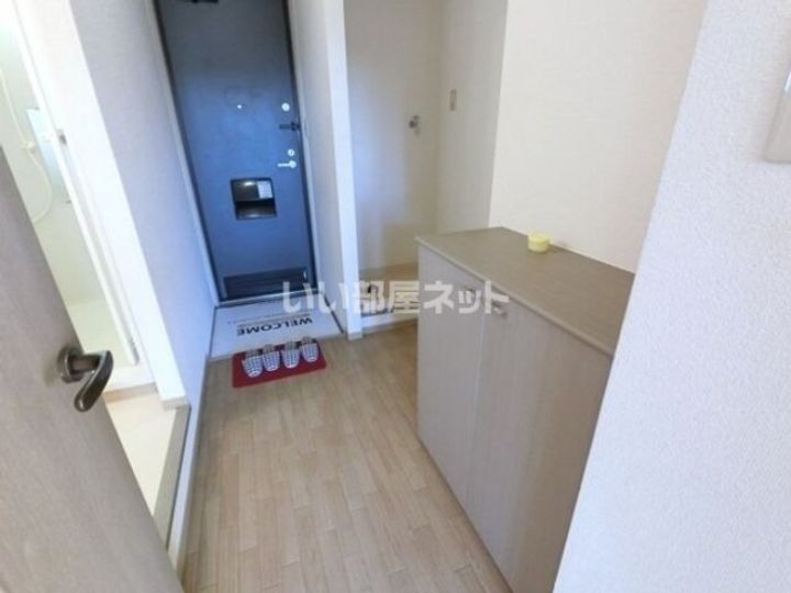 カーサユーカリ Aの玄関