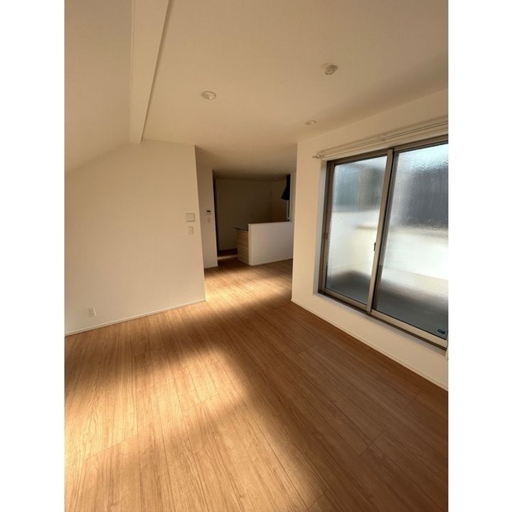 神奈川県横浜市南区永田南2(一戸建)の賃貸物件の居間